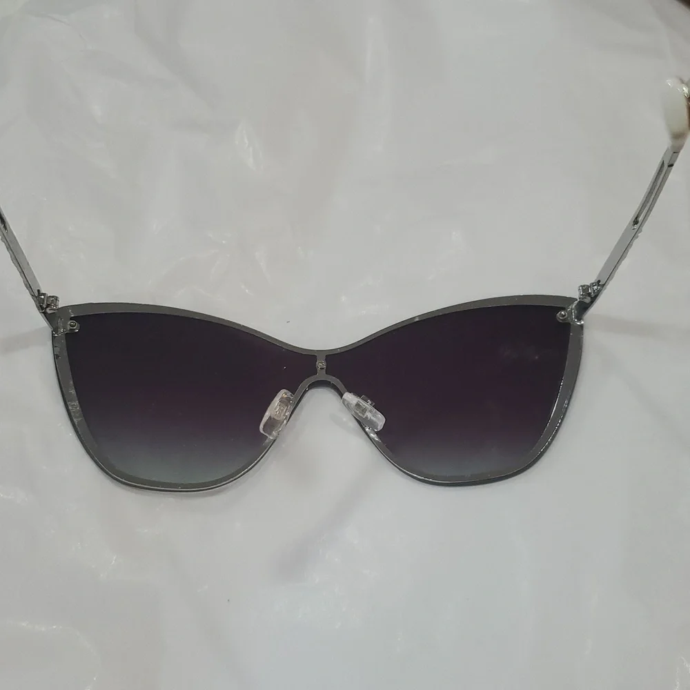 Jessica Simpson silver white frameless shield cat‎ eye gradient lens sunglasses